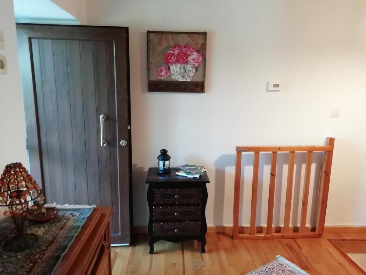Cosy Lake House, Μια Ανάσα Πριν Τη Λίμνη Kalivia  Bagian luar foto