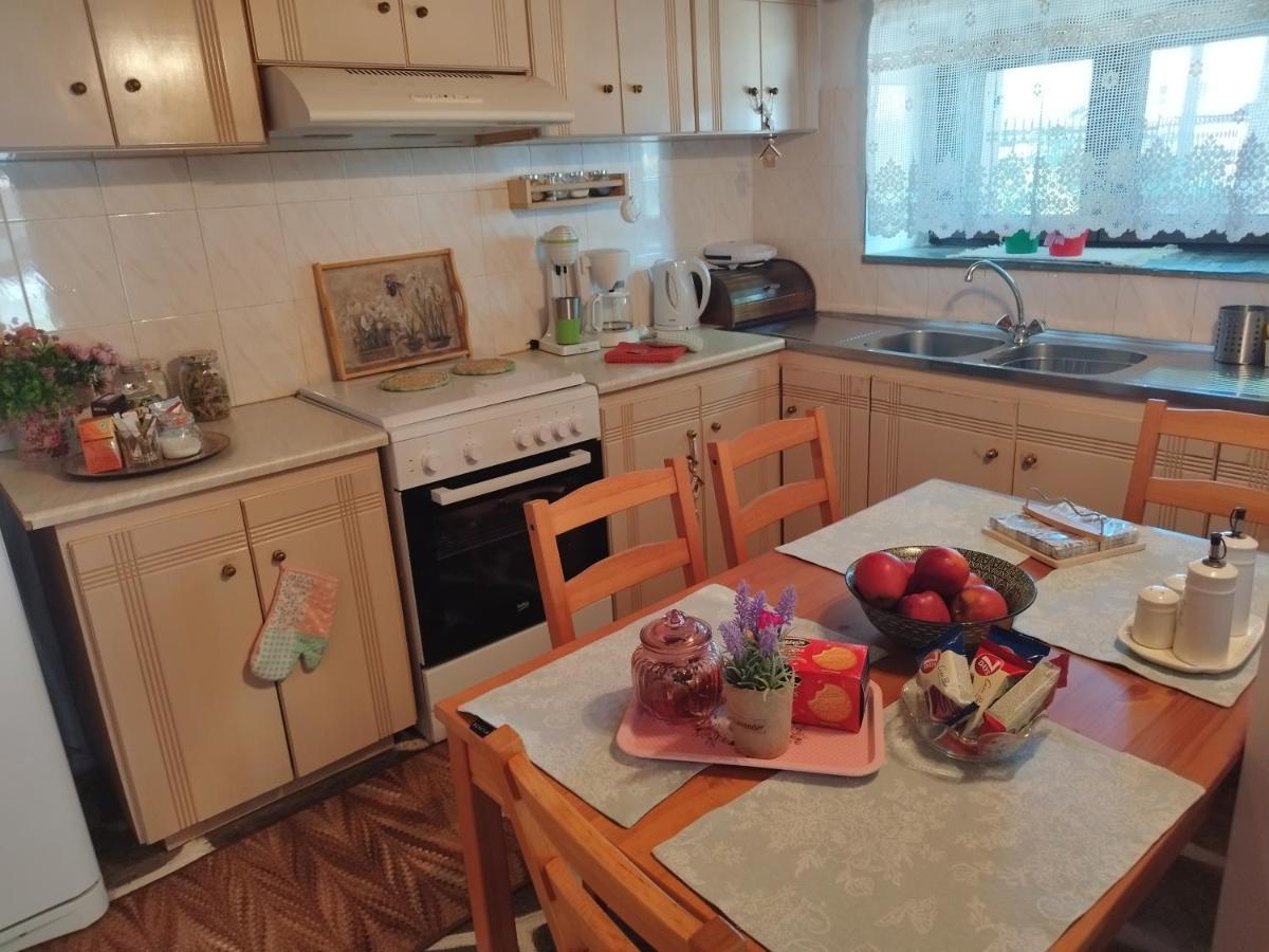 Cosy Lake House, Μια Ανάσα Πριν Τη Λίμνη Kalivia  Bagian luar foto