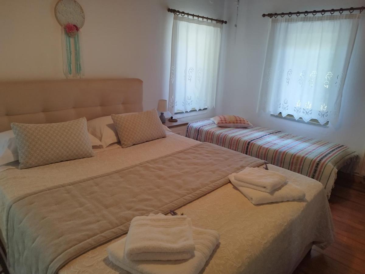 Cosy Lake House, Μια Ανάσα Πριν Τη Λίμνη Kalivia  Bagian luar foto