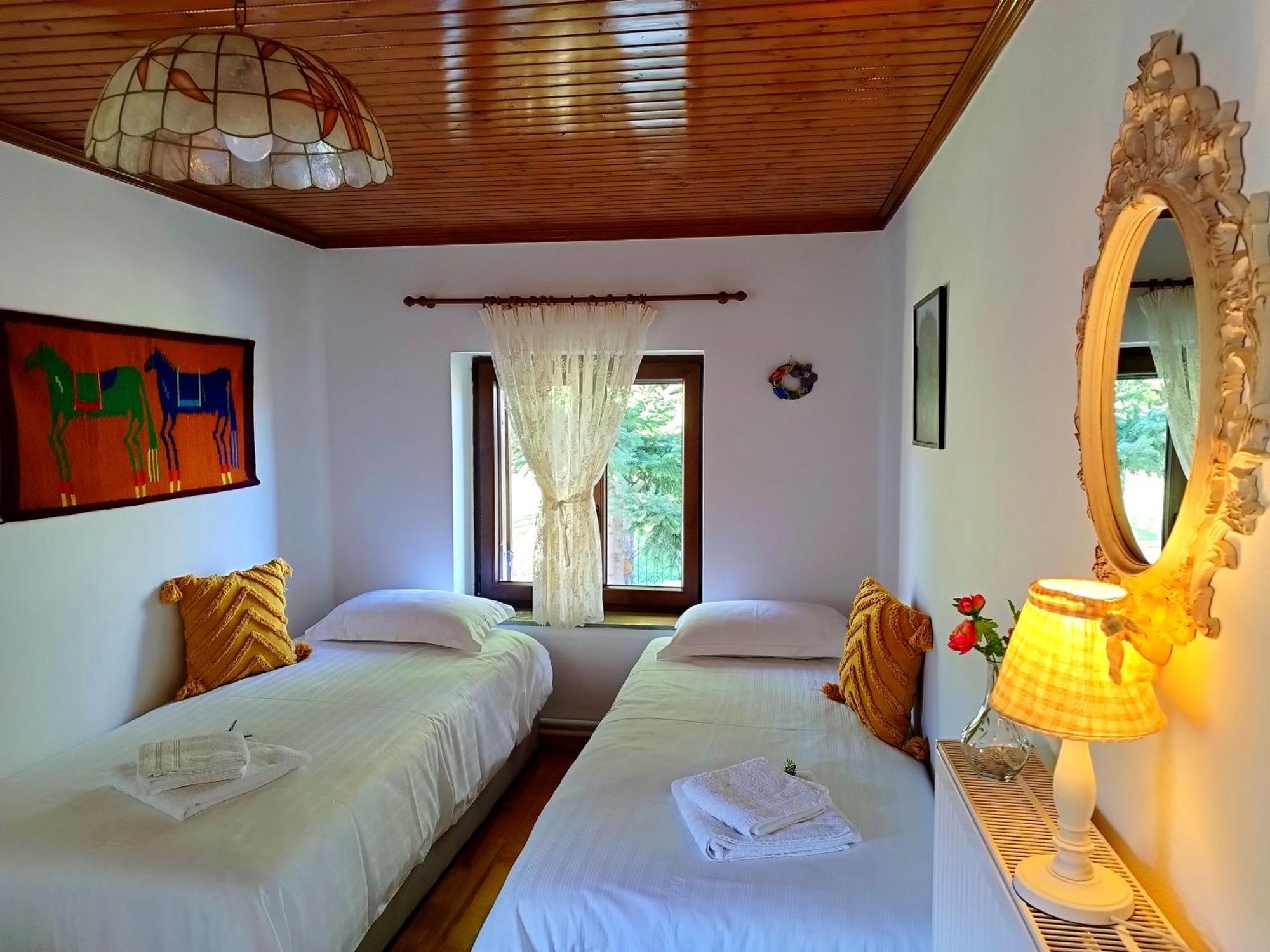 Cosy Lake House, Μια Ανάσα Πριν Τη Λίμνη Kalivia  Bagian luar foto