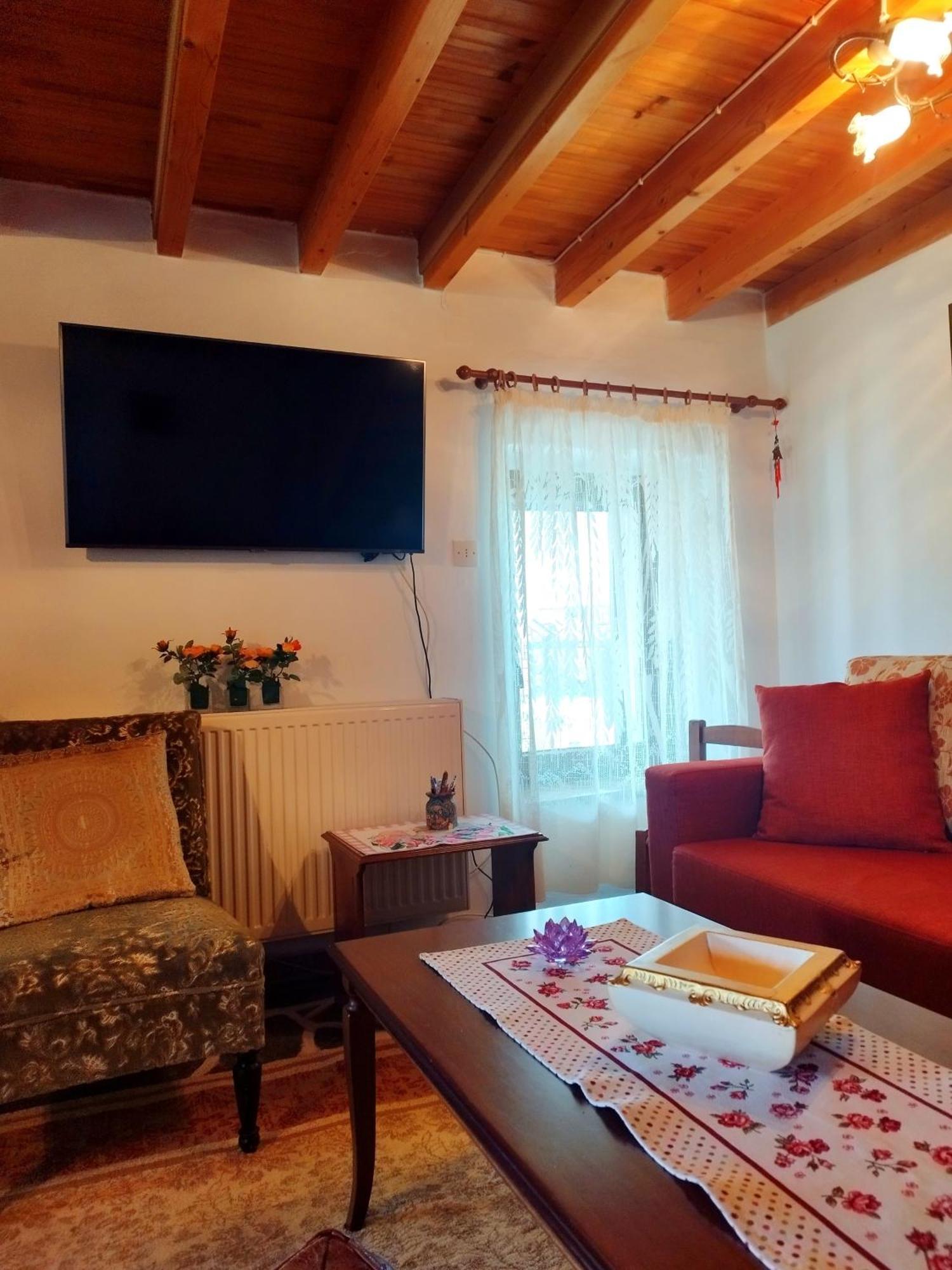 Cosy Lake House, Μια Ανάσα Πριν Τη Λίμνη Kalivia  Bagian luar foto