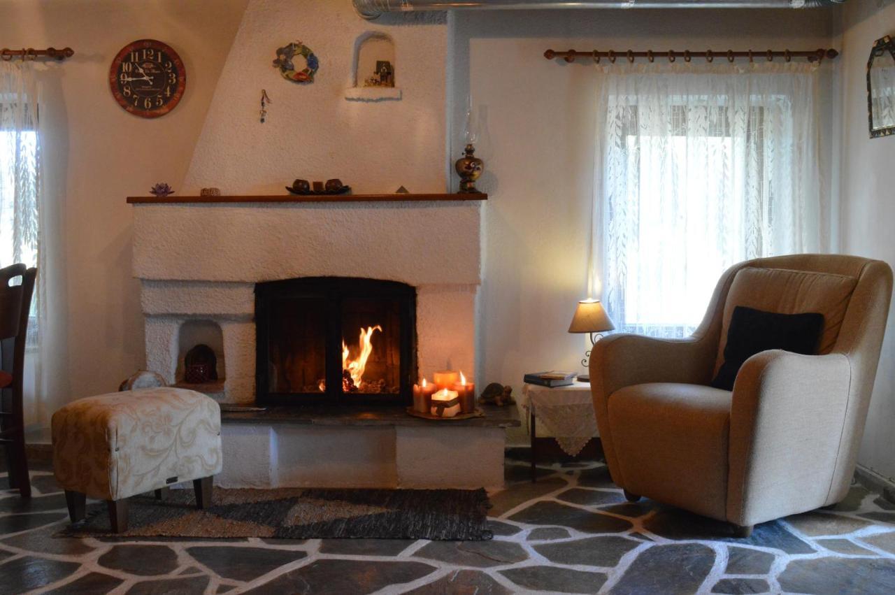 Cosy Lake House, Μια Ανάσα Πριν Τη Λίμνη Kalivia  Bagian luar foto