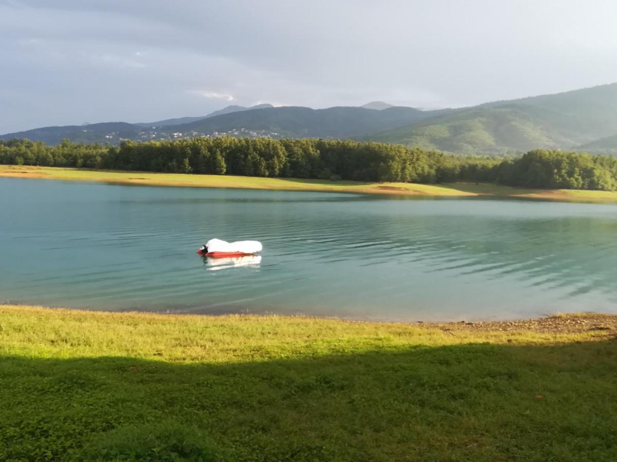 Cosy Lake House, Μια Ανάσα Πριν Τη Λίμνη Kalivia  Bagian luar foto